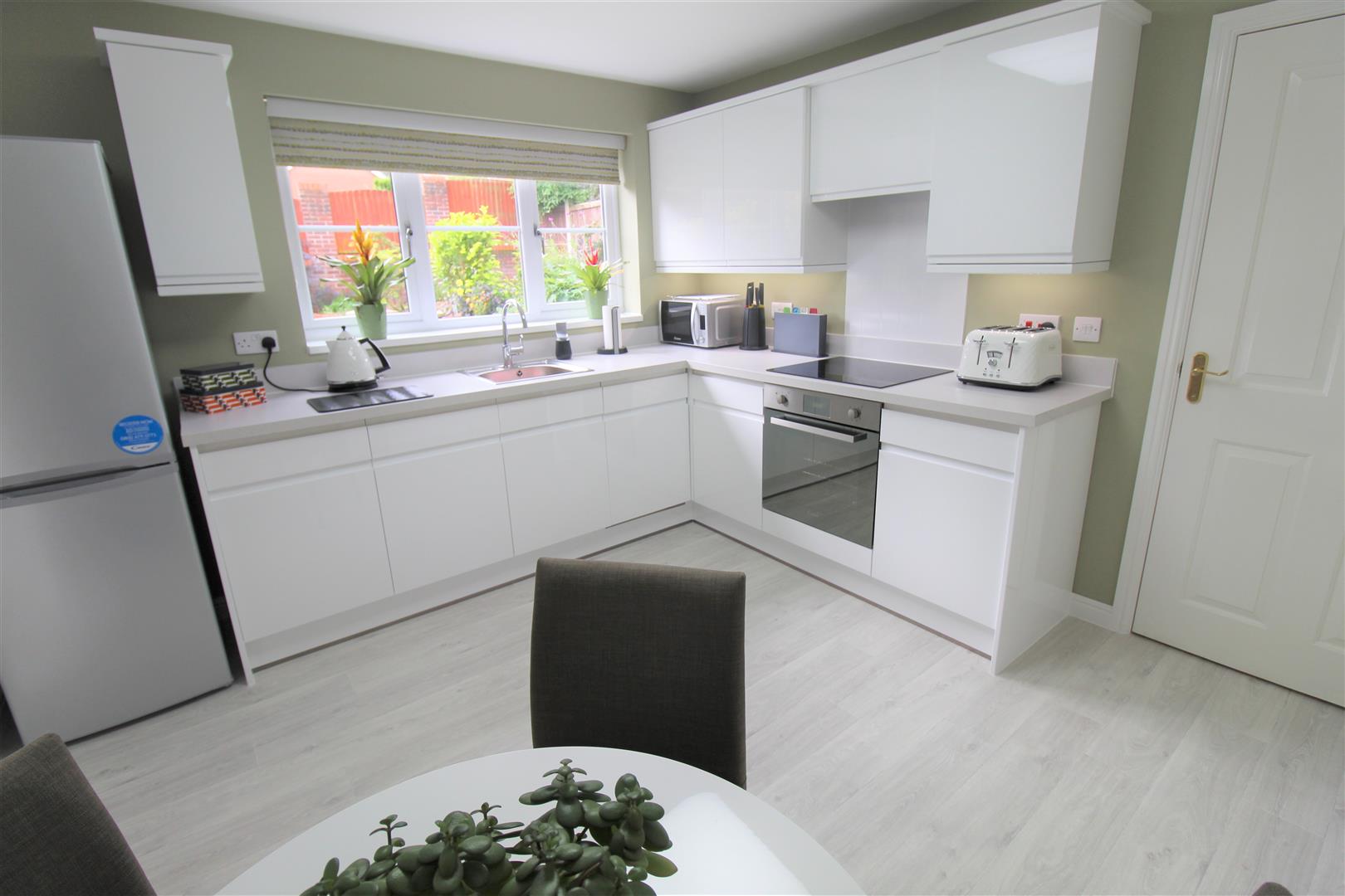 Emerald Way, Milton